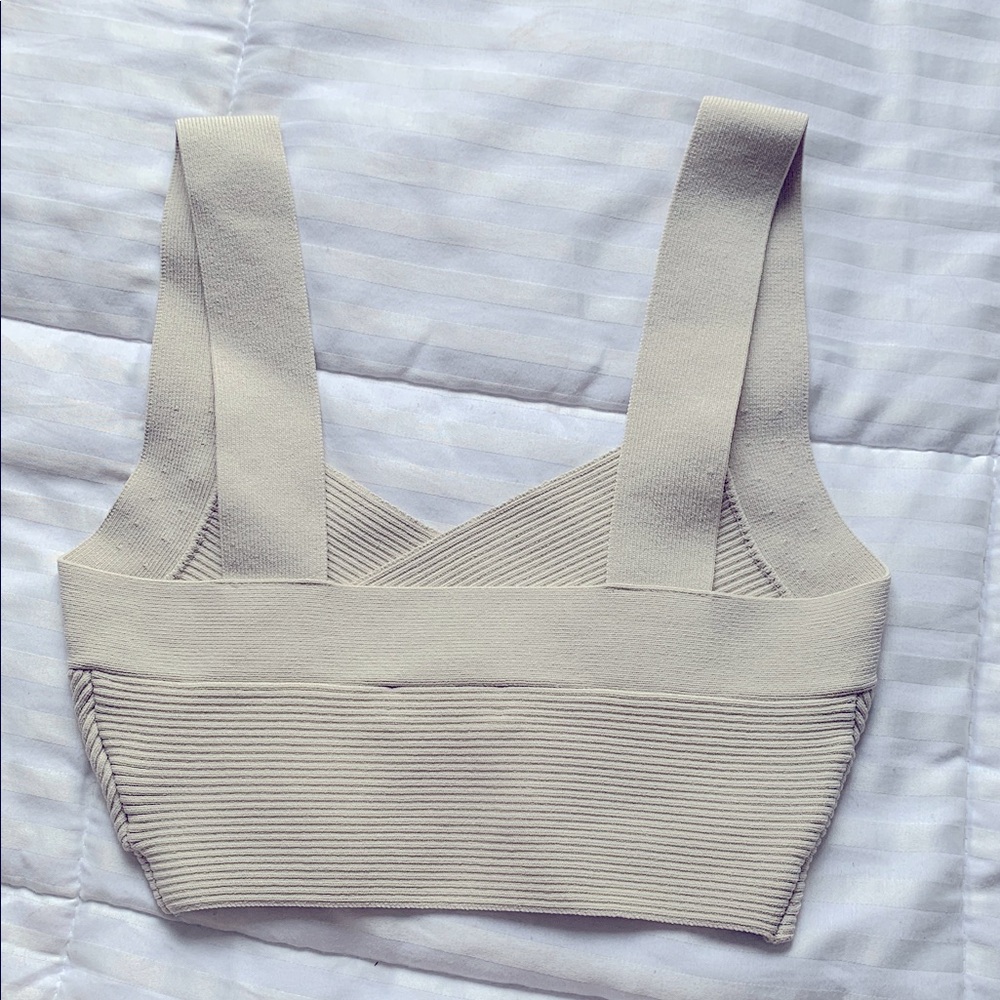 Babaton / Aritzia sculpt Knit Cream Fitted Crop Top nwot. - Picture 2 of 4